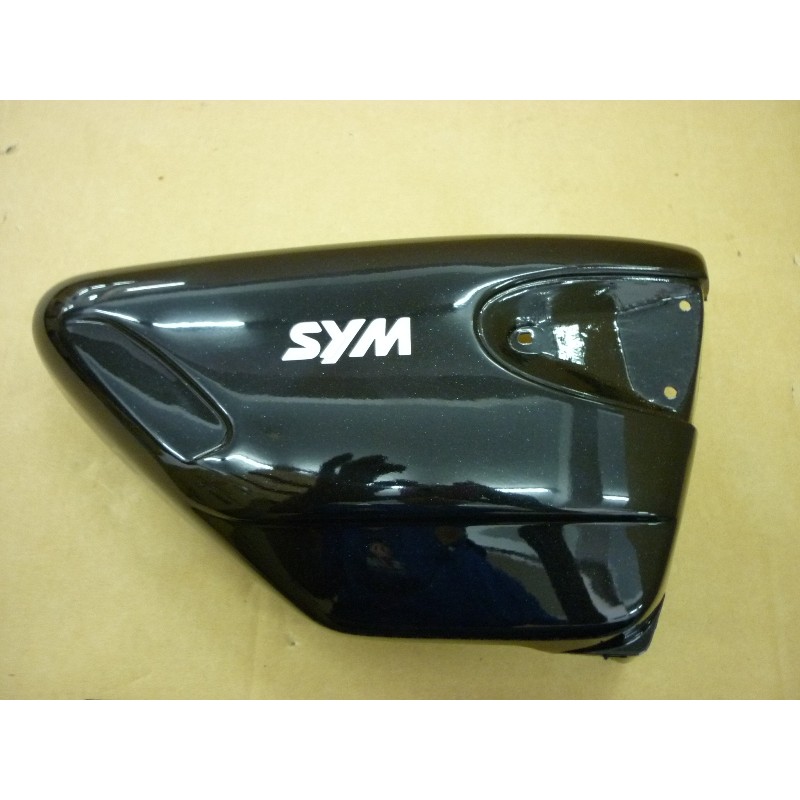 R. SIDE COVER B (SYM STRIPE)