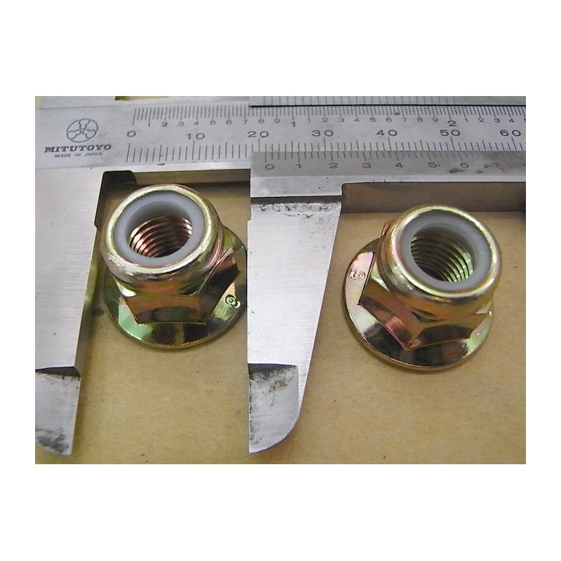 ECROU 10 MM